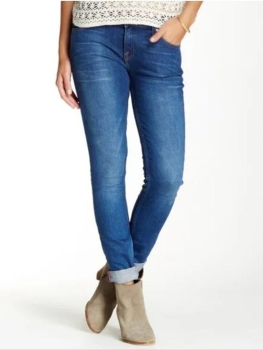 Joie Jeans Mid Rise Rolled Skinny in Hana Wash 26 #A4048